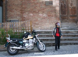 Viaggiare in moto con i Bambini bambini su moto