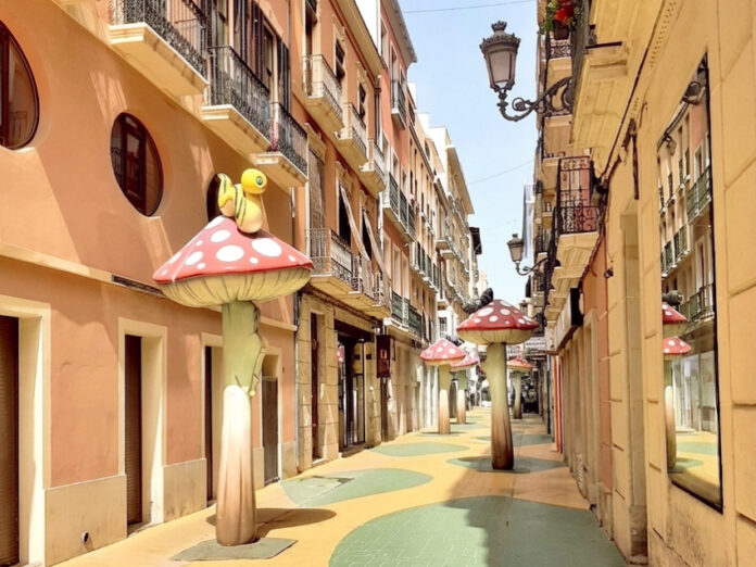 Calle San Francisco: la via delle favole ad alicante