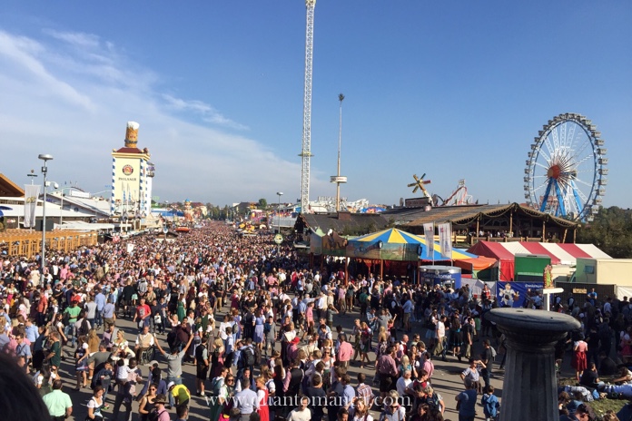 Oktoberfest a Monaco di Baviera con la famiglia: qui si vede la Theresienwiese