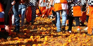 Carnevale di Ivrea- arance (molte) e coriandoli carnevale ivrea