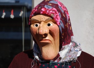 Belli e brutti in Val di Fassa a carnevale sfilano tutti