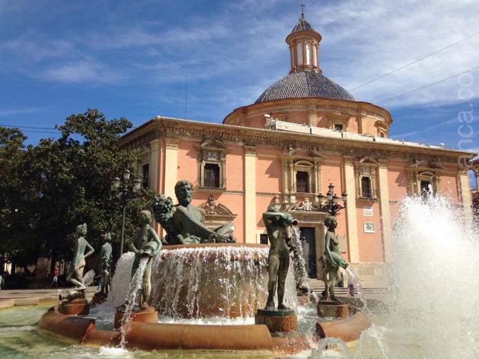 valencia low cost con i bambini - fontana