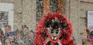 A Basilea in Svizzera il carnevale è anche di notte carnevale basilea svizzera