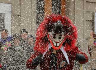 A Basilea in Svizzera il carnevale è anche di notte carnevale basilea svizzera