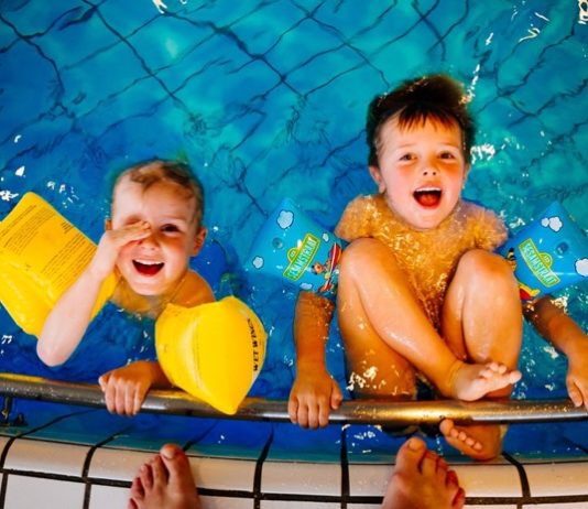 Terme in Emilia Romagna con bambini: relax e benessere per tutta la famiglia bambini che si divertono alle terme in emilia romagna