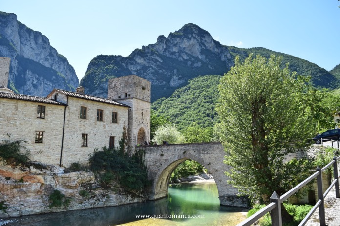 itinerari grotte di frasassi