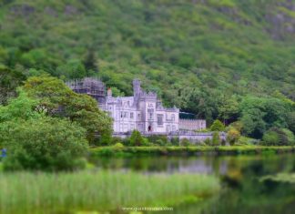 Kylemore Abbey – la suggestiva abbazia del Connemara Irlanda vacanze con Bambini - Panoramica di Kylemore Abbey - Quantomanca.com