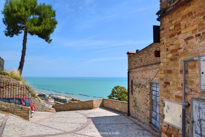 vista sul mare da cupra alta borgo marano