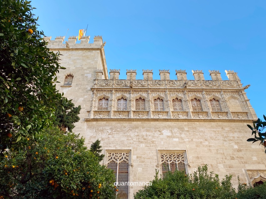 la lonja della seda è uno degli edifici più belli di valencia