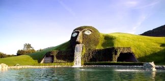 Mondi di Cristallo Swarovski vicino Innsbruck, la montagna delle meraviglie museo swarovski