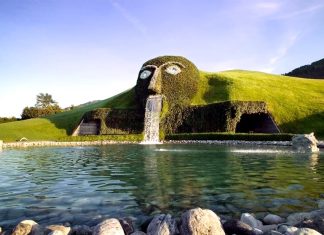 Mondi di Cristallo Swarovski vicino Innsbruck, la montagna delle meraviglie museo swarovski