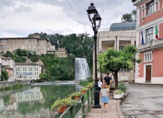 Isola del Liri, il borgo con la cascata nel centro cascate isola del liri