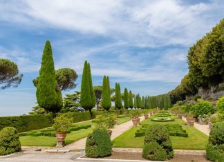 Gita in famiglia nei Giardini e nel Palazzo Pontificio di Castel Gandolfo giardini castel gandolfo