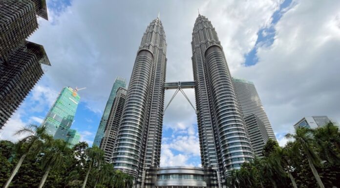 Kuala Lumpur da vedere: la guida pratica per non perdere nulla le torri petronas di kuala lumpur sono uno dei simboli della città