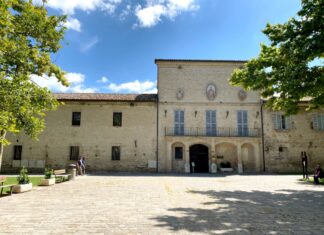 Abbadia di Fiastra: cosa vedere, orari e attività nella Riserva Naturale