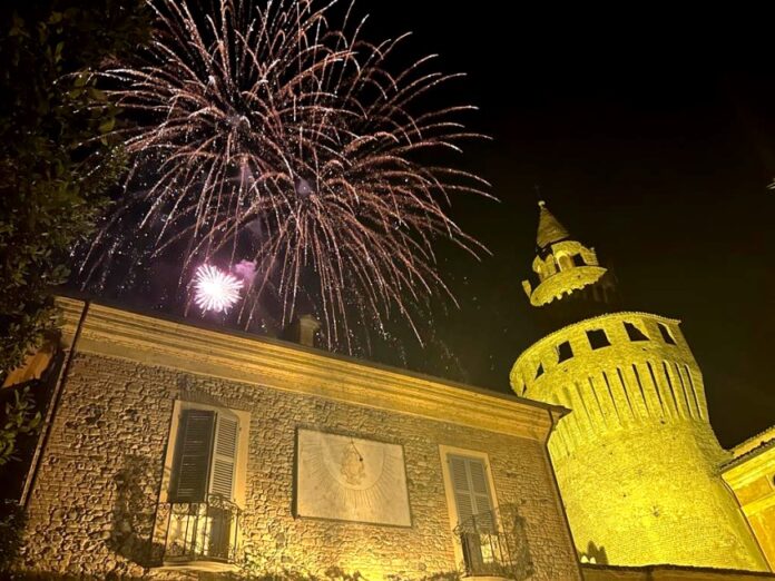 castello rivalta capodanno fuochi d' artifico per capodanno sopra la torre del castello di rivalta