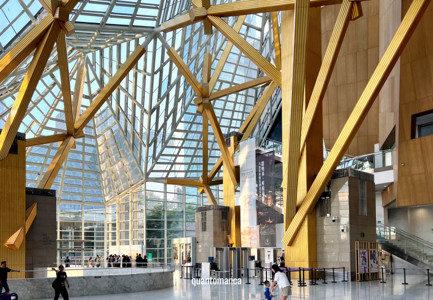 Edificio futuristico di Shenzhen nel distretto di Futian