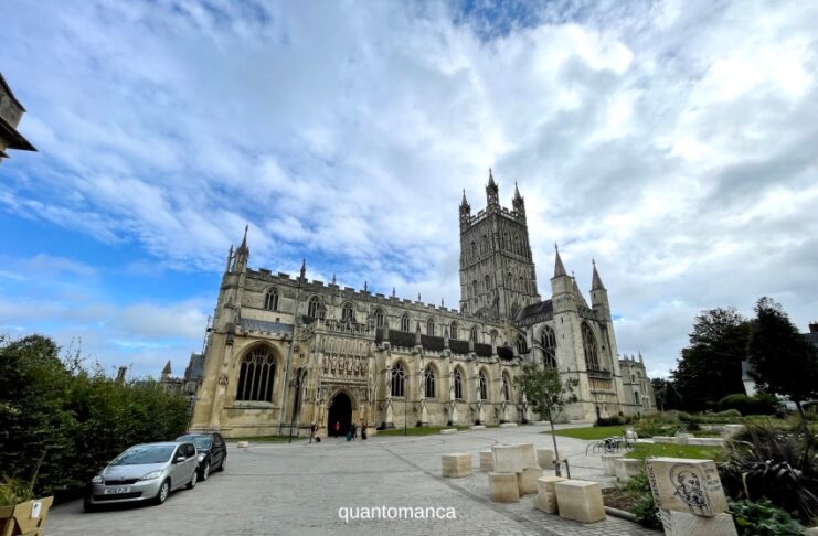 Cosa vedere a Gloucester: cattedrale, docks e Harry Potter in un giorno la cattedrale di Gloucester vista dall'esterno, uno dei simboli della città