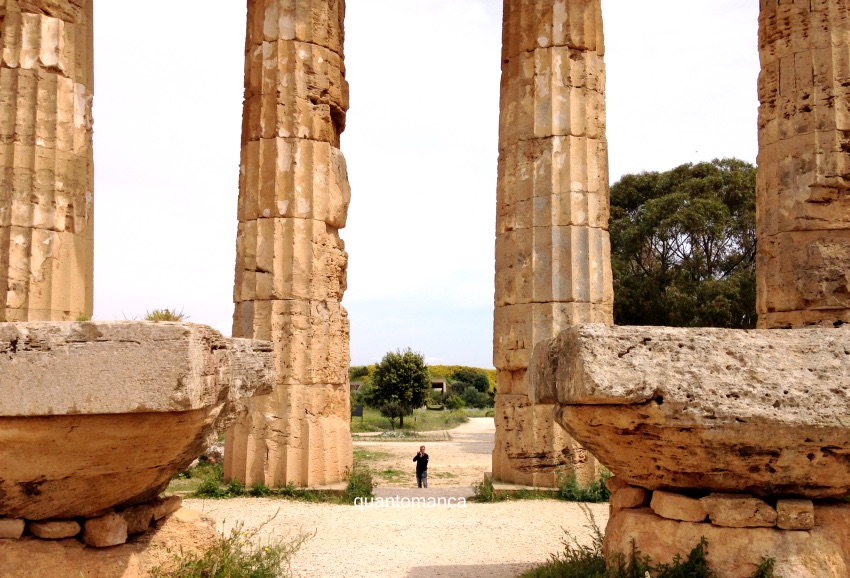 tempio del parco archeologico di selinunte - sicilia