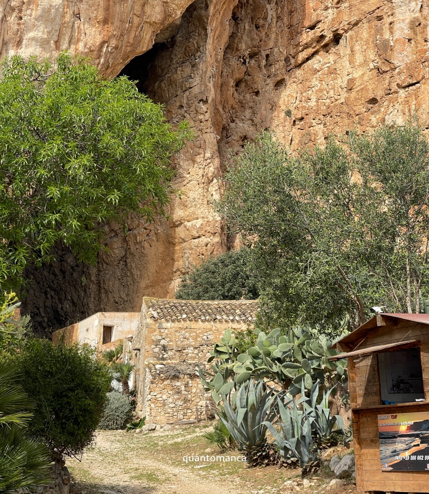 Grotta Mangiapane di Scurati, abitata fin dal Paleolitico
