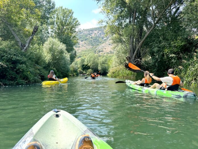 canoa fiume tirino escursione in canoa sul fiume tirino in abruzzo