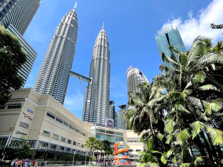 vista delle torri petronas di kuala lumpur malesia