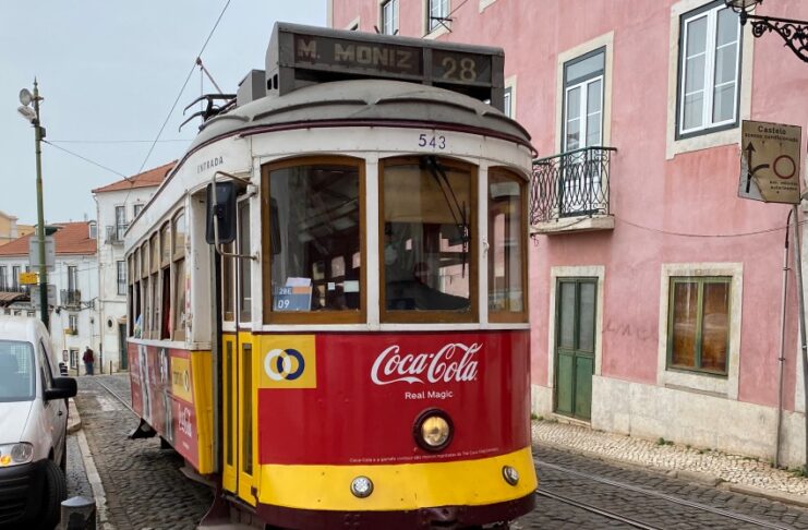 Tram 28 a Lisbona: percorso, fermate e trucchi antifolla l' iconico tram 28 di lisbona