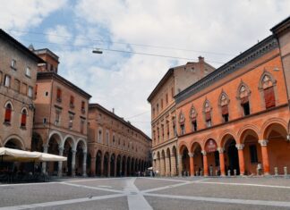 Da San Luca alla Motor Valley: Bologna è sempre più family friendly piazza di bologna