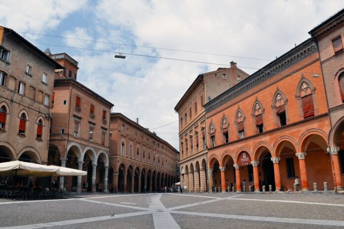 bologna piazza di bologna