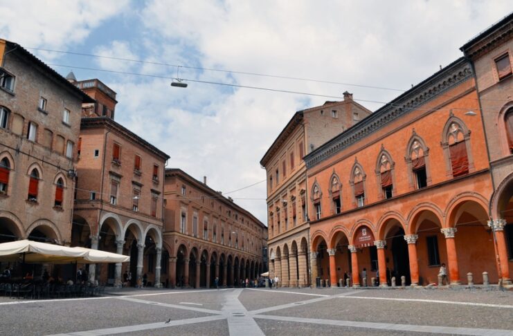 Da San Luca alla Motor Valley: Bologna è sempre più family friendly piazza di bologna