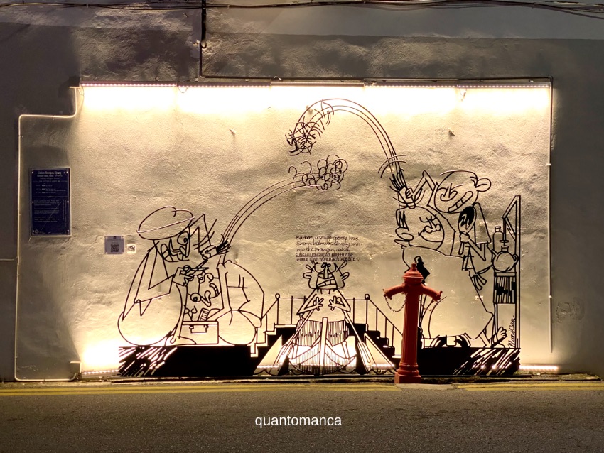 murales lungo una strada di george town in malesia