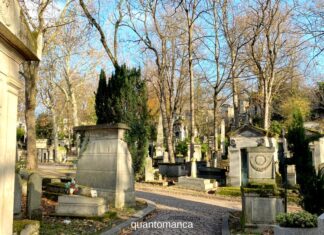 Halloween a Parigi: parchi, misteri e brividi per tutta la famiglia vista delle tombe al cimitero Père-Lachaise di parigi