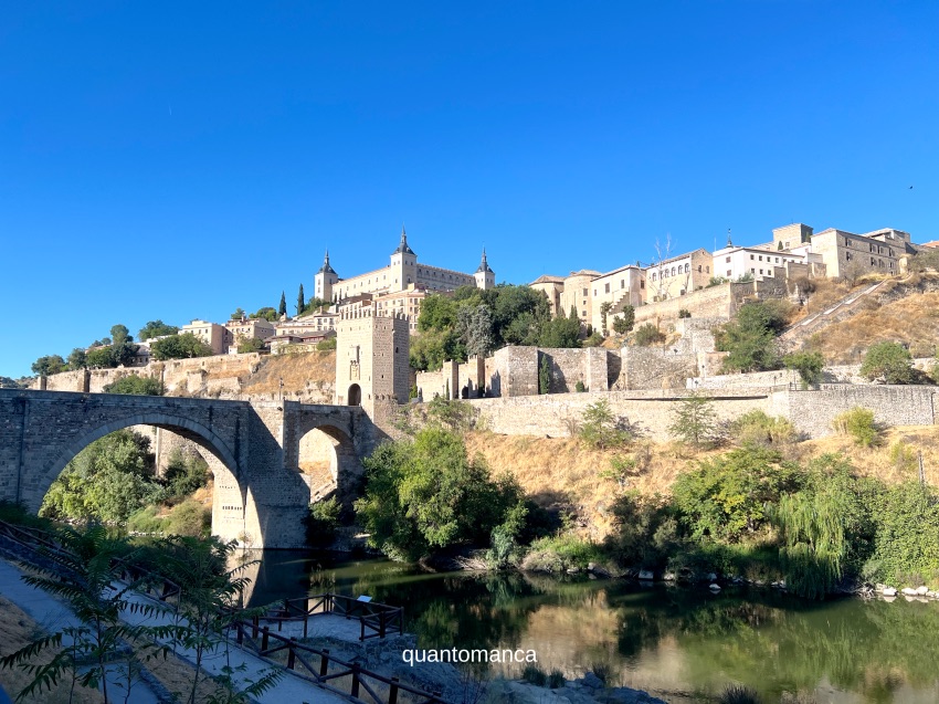 vista della città di toledo in spagna