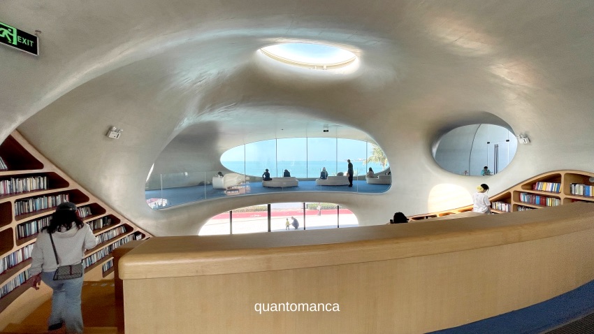 Yundong Library, conosciuta anche come Cloudscape of Haikou, isola di hainan cina